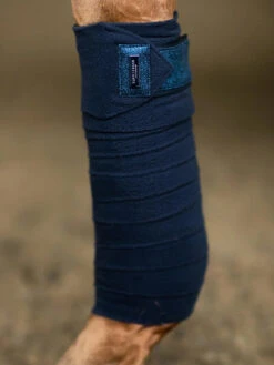 Equestrian Stockholm Bandages Blue Meadow Glimmer -Lemieux Store 11blue meadow fleece bandages benlindor bandagen bandages hov 1