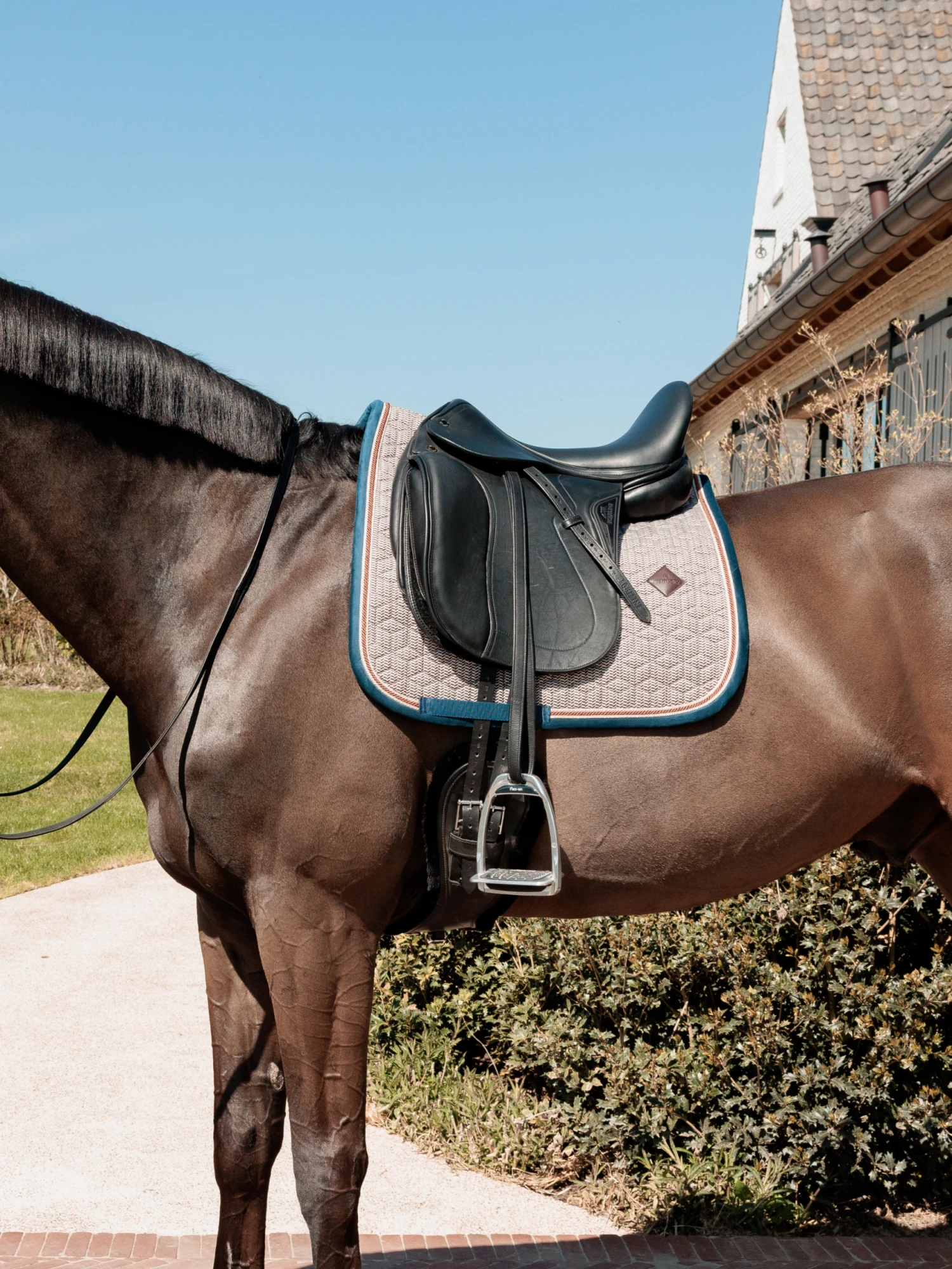 Kentucky Horsewear Kentucky Pied-de-Poule Dressage Saddle Pad Bordeaux/Navy 2 Kentucky Horsewear Kentucky Pied-de-Poule Dressage Saddle Pad Bordeaux/Navy - Image 2