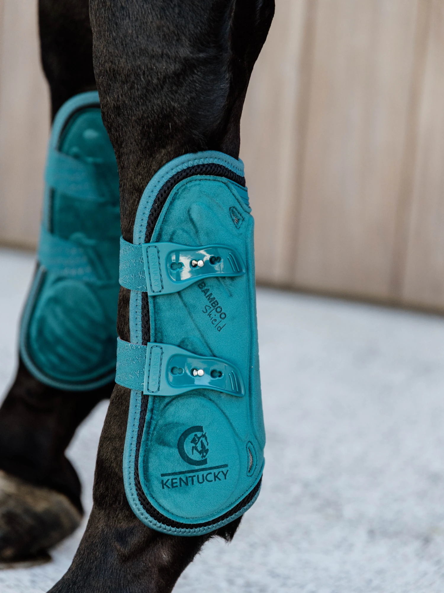 Kentucky Horsewear Kentucky Velvet Bamboo Tendon Boots Emerald 2 Kentucky Horsewear Kentucky Velvet Bamboo Tendon Boots Emerald - Image 2