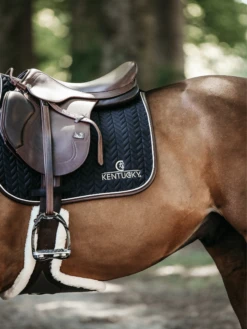 Kentucky Horsewear Kentucky Leather Fishbone Jump Saddle Pad Black -Lemieux Store 4 b66f2c67 3887 4e9a bead f059621e991d