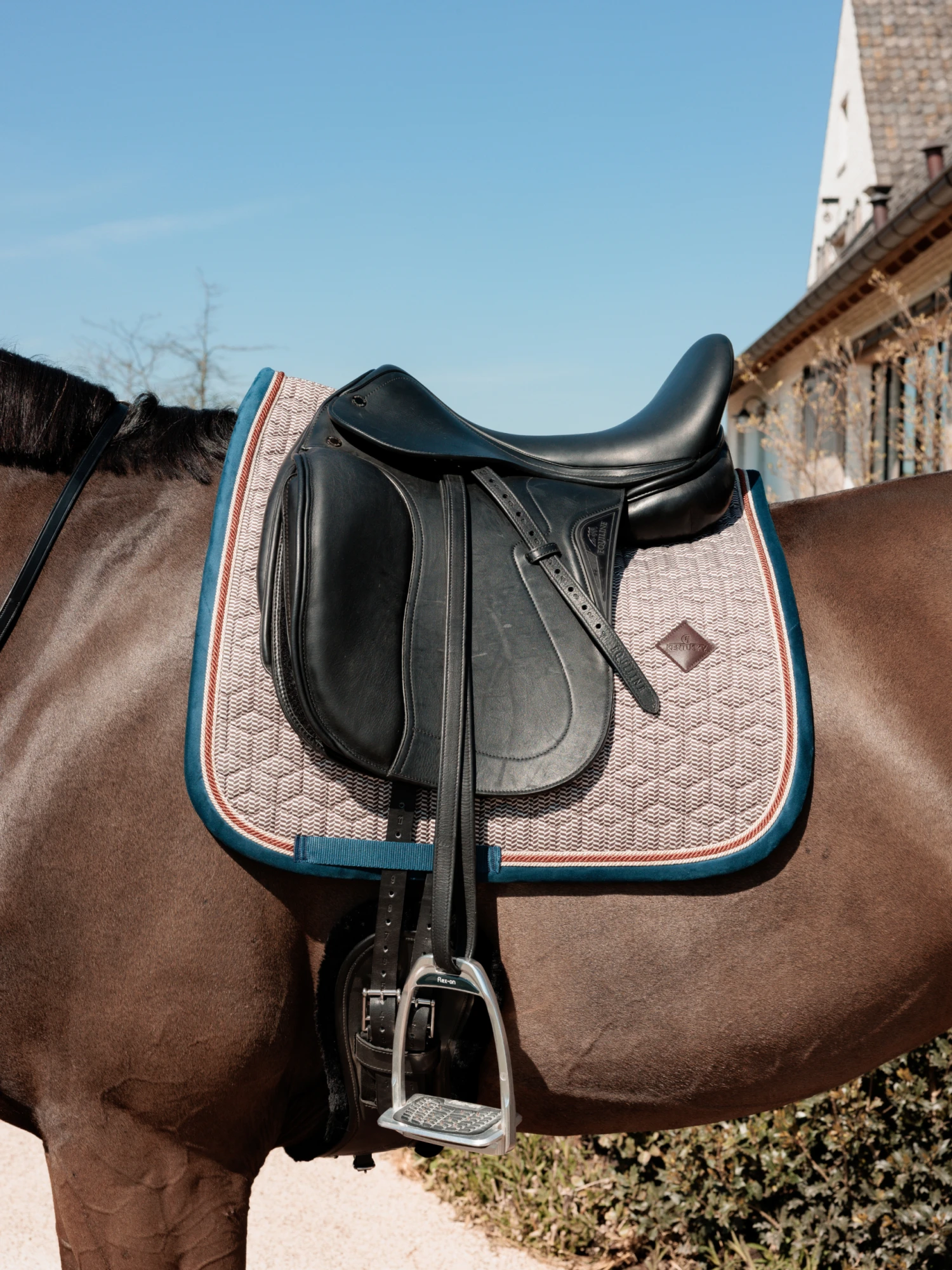 Kentucky Horsewear Kentucky Pied-de-Poule Dressage Saddle Pad Bordeaux/Navy 3 Kentucky Horsewear Kentucky Pied-de-Poule Dressage Saddle Pad Bordeaux/Navy - Image 3