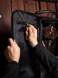 LeMieux Luxe Bridle Bag Black 10 LeMieux Luxe Bridle Bag Black -Lemieux Store it04977 lifestyle luxebridlebag black 04